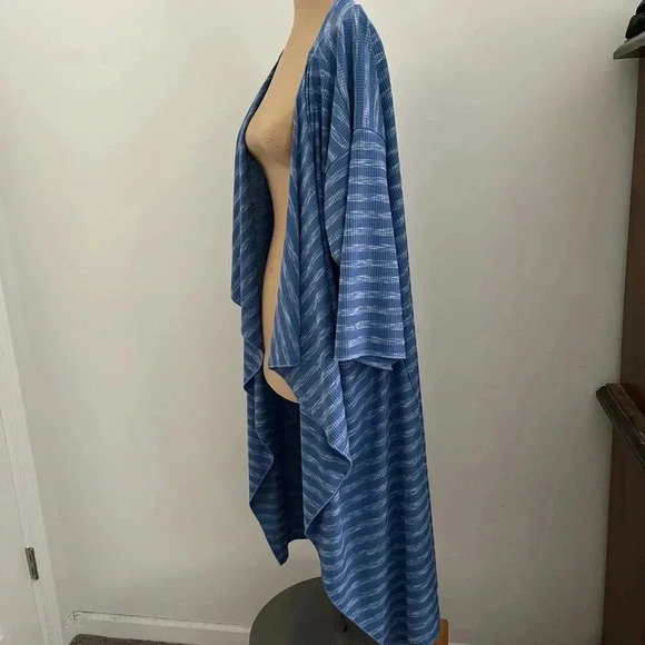 Lularoe Shirley kimono - Picture 2 of 5